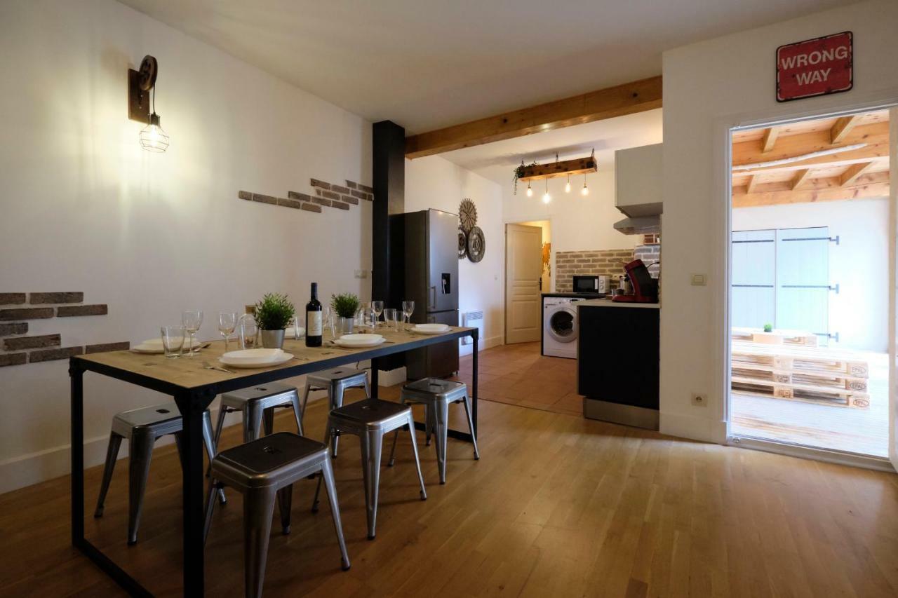 Melina - Appartement Dans Les Remparts De La Bastide Avec Parking Et Terrasse Carcassonne Luaran gambar
